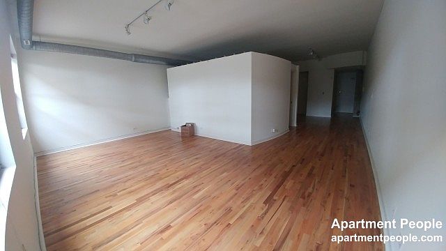 1826 N Milwaukee Ave APT 2RN, Chicago, IL 60647 | Zillow