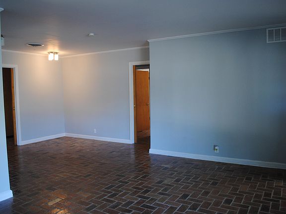 4th image of 134 Seal Ave