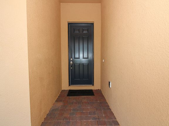 5th image of 946 Walnut Creek Ln