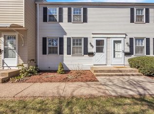 27 Gayfeather Ln #27, Glastonbury, CT 06033