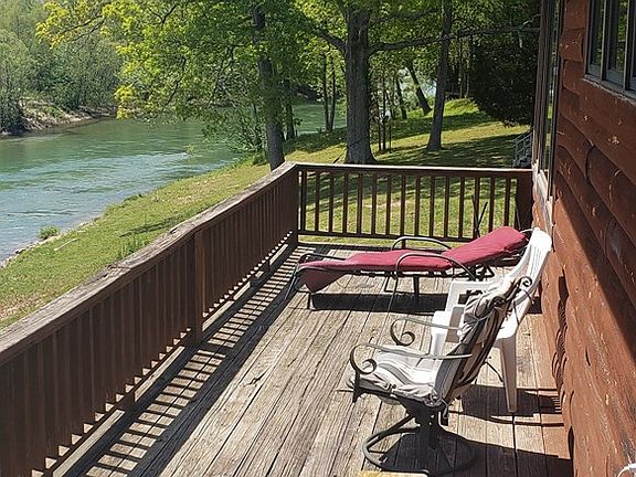 4th image of 221 Walleye Ln