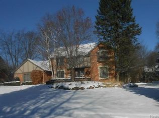 1954 Marcastle Ct, Rochester Hills, MI 48309