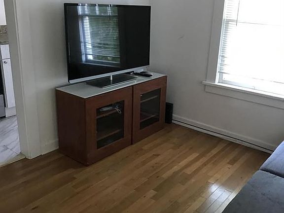 5th image of 521 Kanuga Dr #3