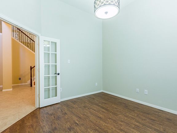 5th image of 2721 Indian Oak Dr