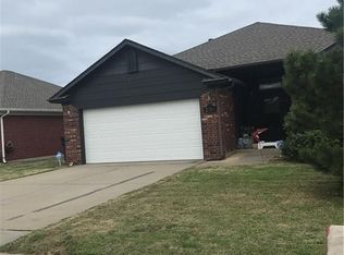 2416 Port Rush Dr, Moore, OK 73160