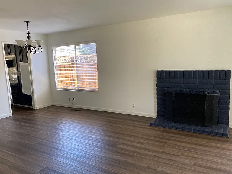 115 Flintwell Ct — Photo 4