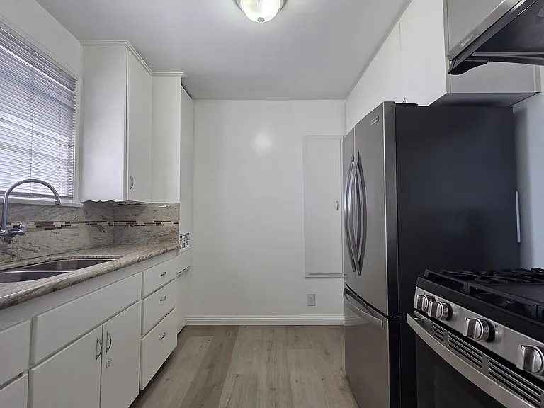 3705 S Victoria Ave — Photo 9