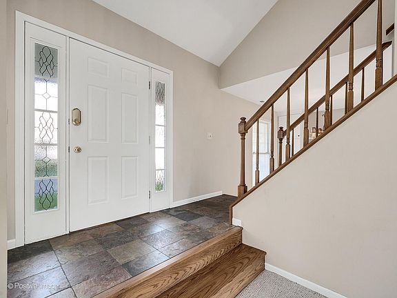 3rd image of 2S751 Grove Ln