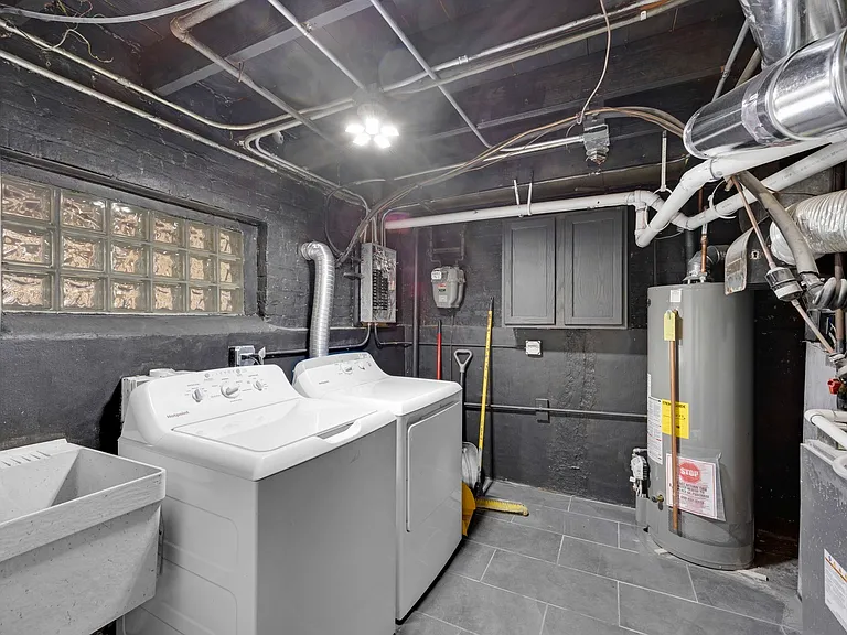 10606 S Vernon Ave — Photo 12