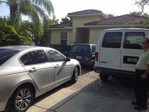 4th image of 909 S 26th Ave