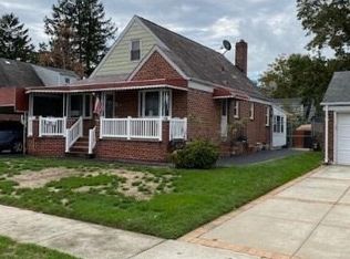 24 Rifton St, Elmont, NY 11003