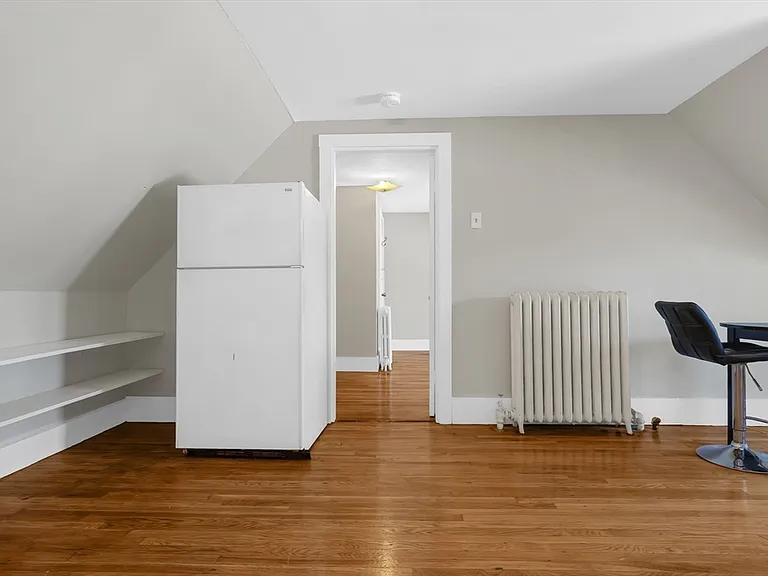 28 Evergreen St #3 — Photo 7