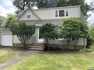 6-22 Mansfield Dr, Fair Lawn, NJ 07410