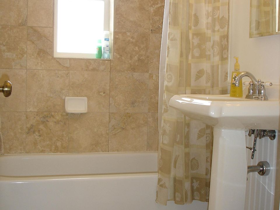 Upstair Bathroom