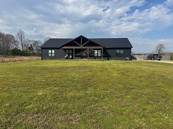 585 Smith Rd