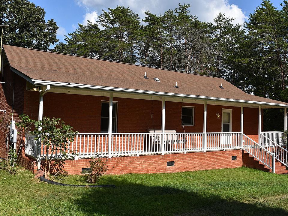 Rear entry porch with swing