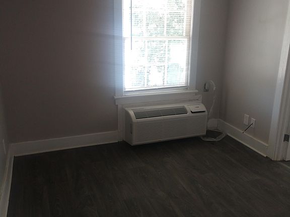 4th image of 1013 Magnolia Dr NW #F