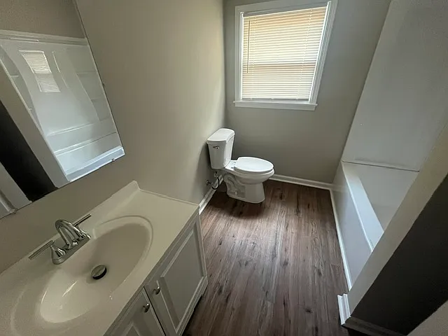 3 bed, 1200 sqft, $1,250 — Photo 2