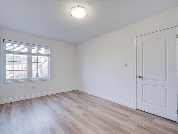 3rd image of 3036 Dewridge Ave