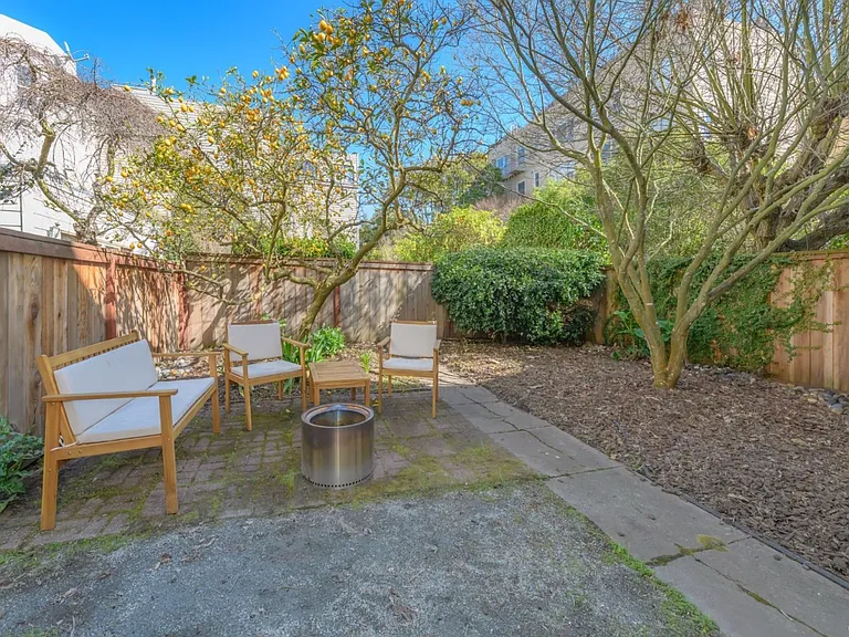 3542 Webster St — Photo 15