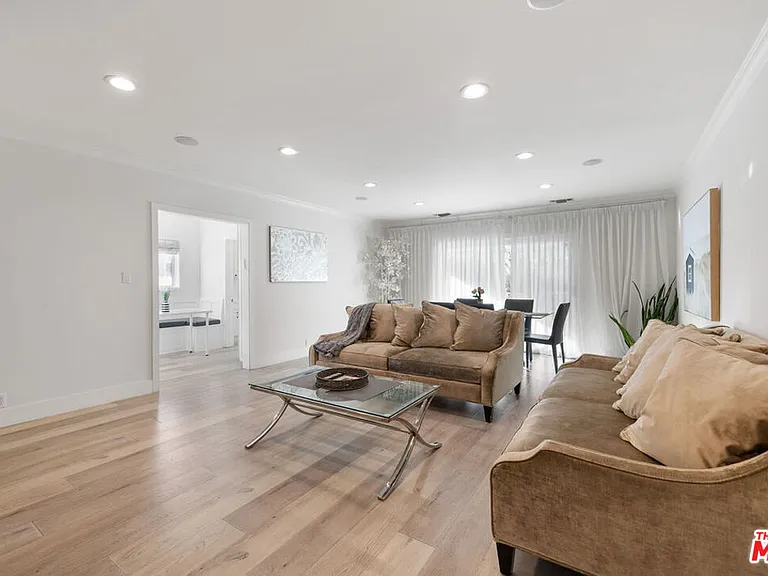 5439 Carpenter Ave — Photo 11