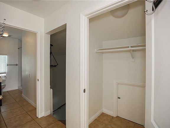 4th image of 1937 Vista Del Mar St APT 2B
