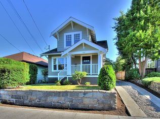 737 N 71st St, Seattle, WA 98103