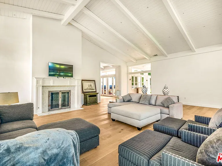 9669 Oak Pass Rd — Photo 16