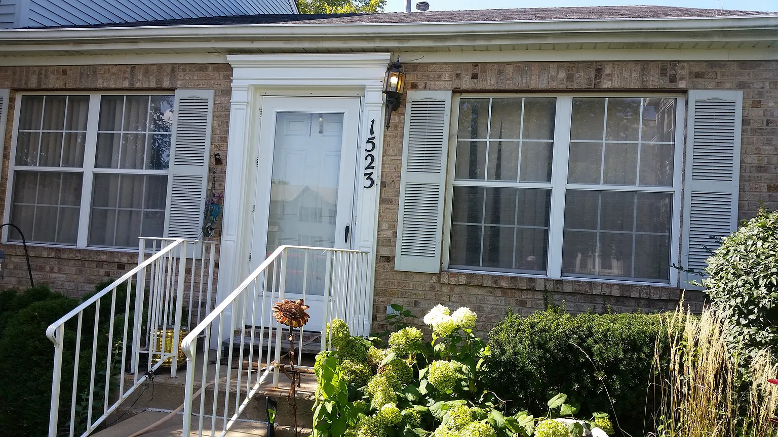 1523 Delaware Ct photo 1