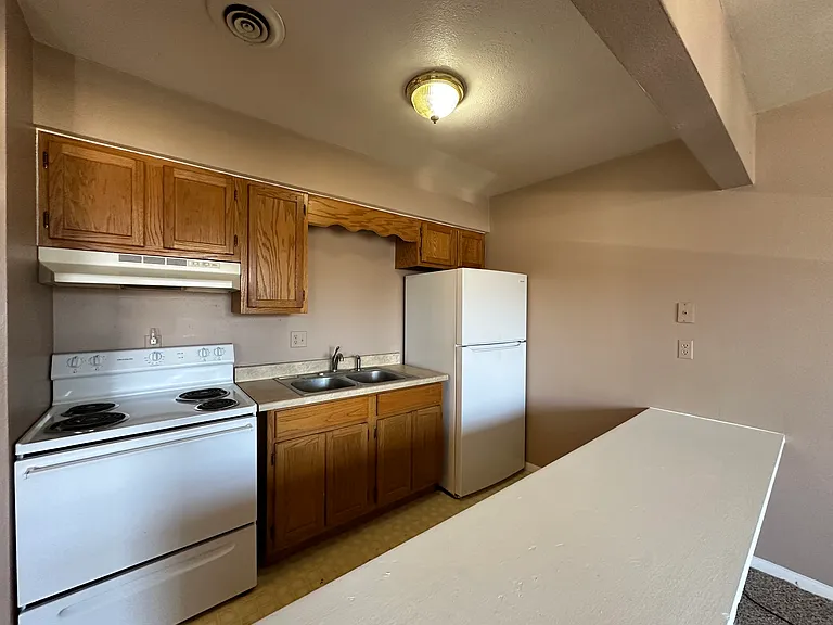 2704 Pine St #2 — Photo 9
