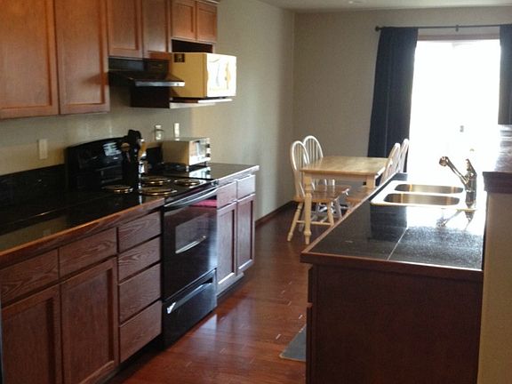 4th image of 4917 148th St NE