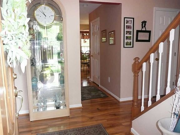 3rd image of 8120 Clearmeadow Dr