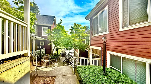 Kingway Apartments Photo 1