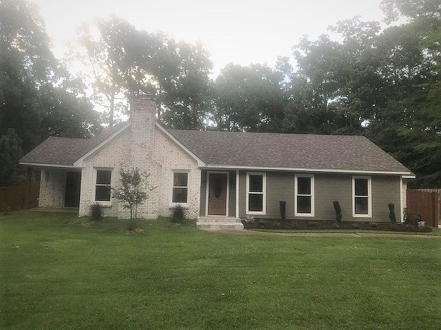 1st image of 100 Garden View Dr