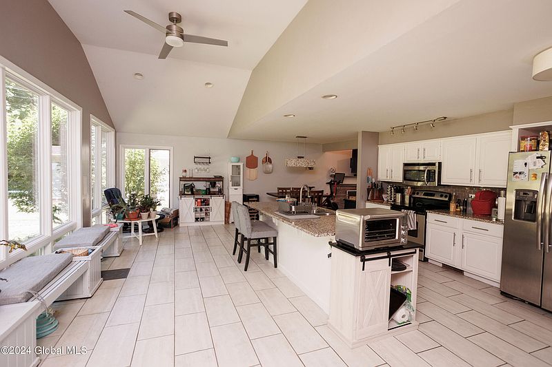 4th image of 19 Albin Road