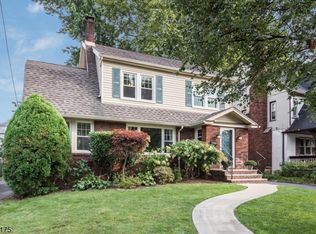 10 Oakridge Rd, Bloomfield, NJ 07003