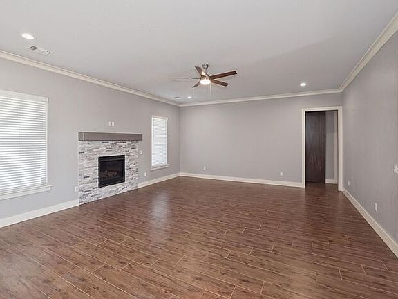 4th image of 9240 Highland Springs Dr