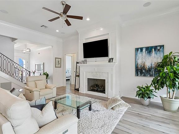 5th image of 117 Oak Park Ct
