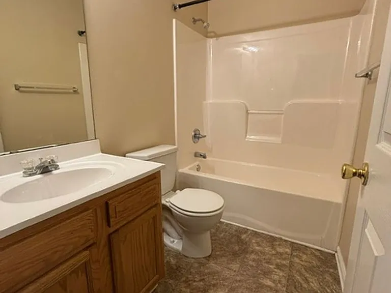 101 Braxton Ct — Photo 23