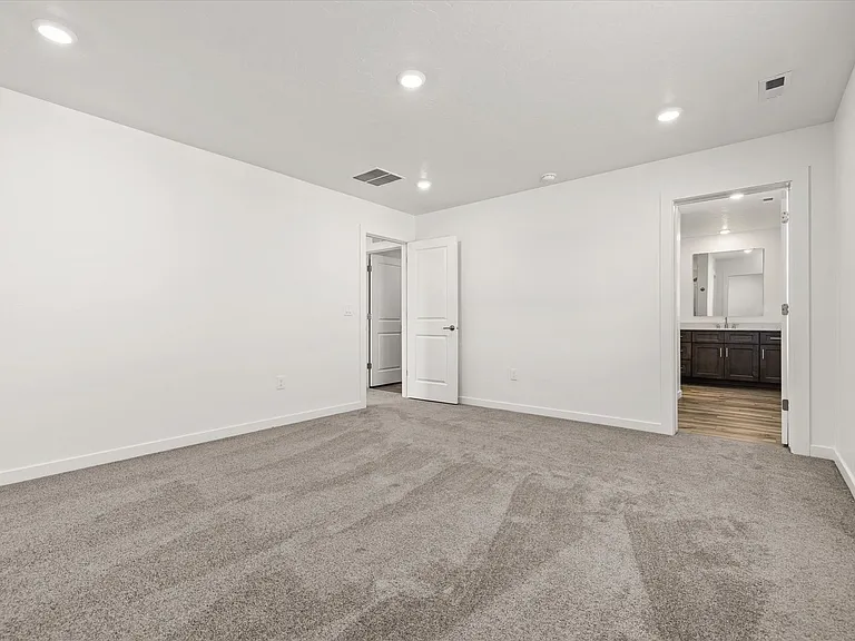 1845 N Black Cyprus Ave — Photo 17