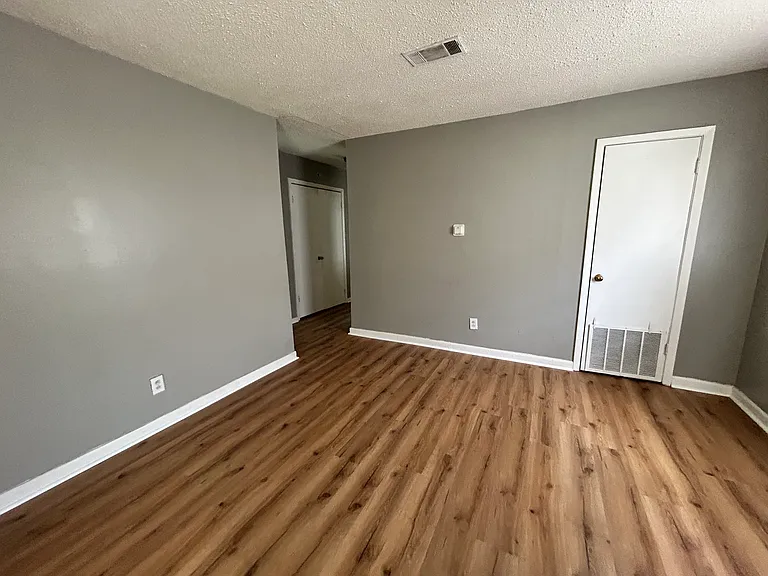 901 E 29th Ave #1 — Photo 8