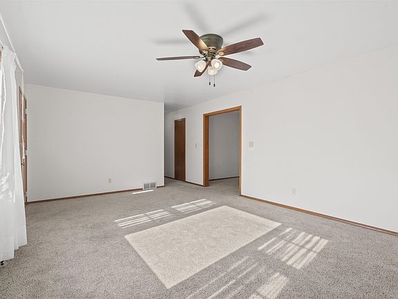 5th image of 308 7th Ave SE