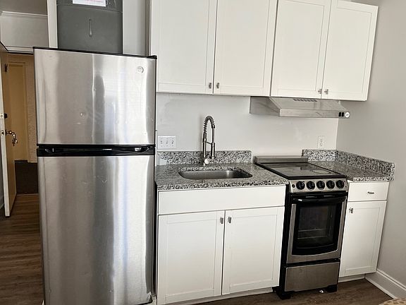 3rd image of 101 Woodhaven Dr APT 84