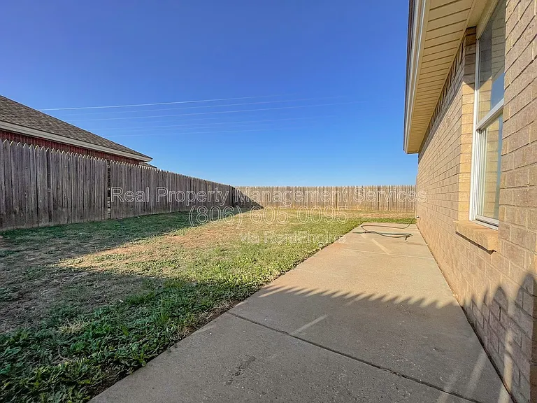 5402 Marshall St #B — Photo 12