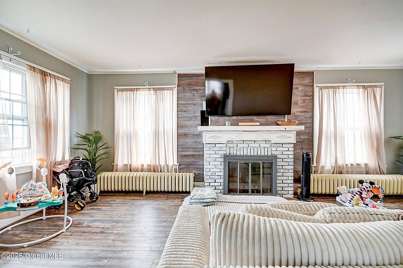 4th image of 7 N McNab Avenue