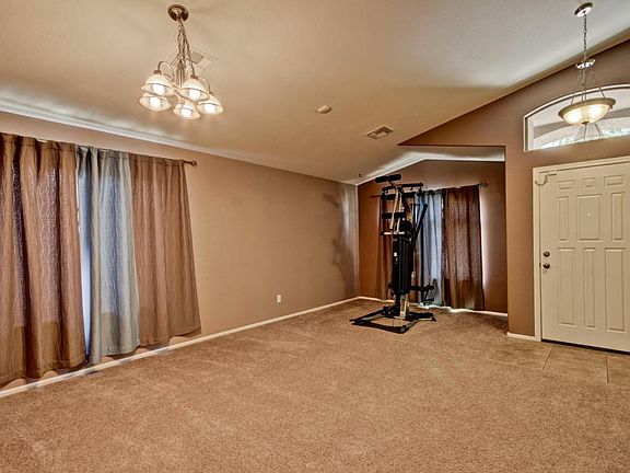 5th image of 17712 W Voltaire St
