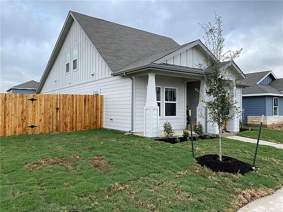 2nd image of 122 Oakdale Meadows Ln