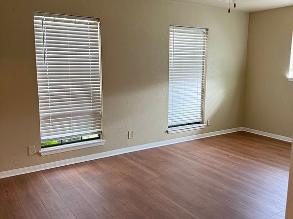 5th image of 3306 Azalea Dr