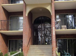8302 Tobin Rd APT 32, Annandale, VA 22003