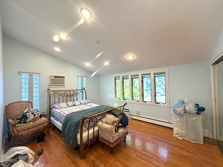 52 Deepdale Dr #1 — Photo 24